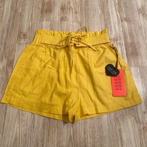BNWT Yellow high waist linen shorts with pockets and corset elastic waistband